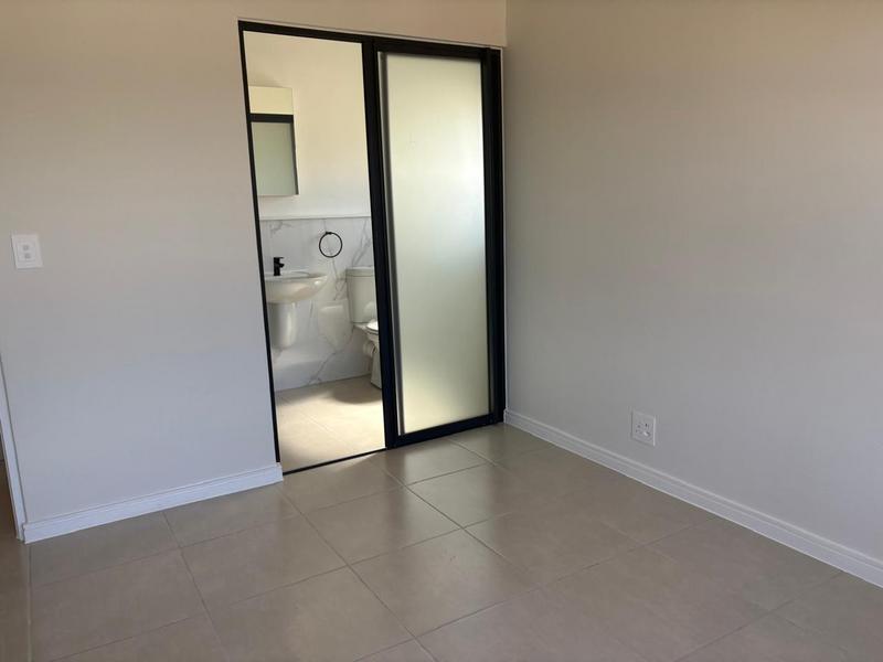 To Let 1 Bedroom Property for Rent in Richwood Western Cape